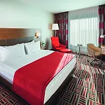 فندق موڤنبيك 5*